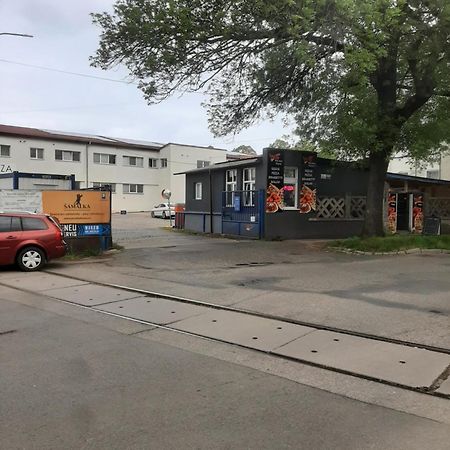 Ubytovani V Brne Hotel Brno Eksteriør billede